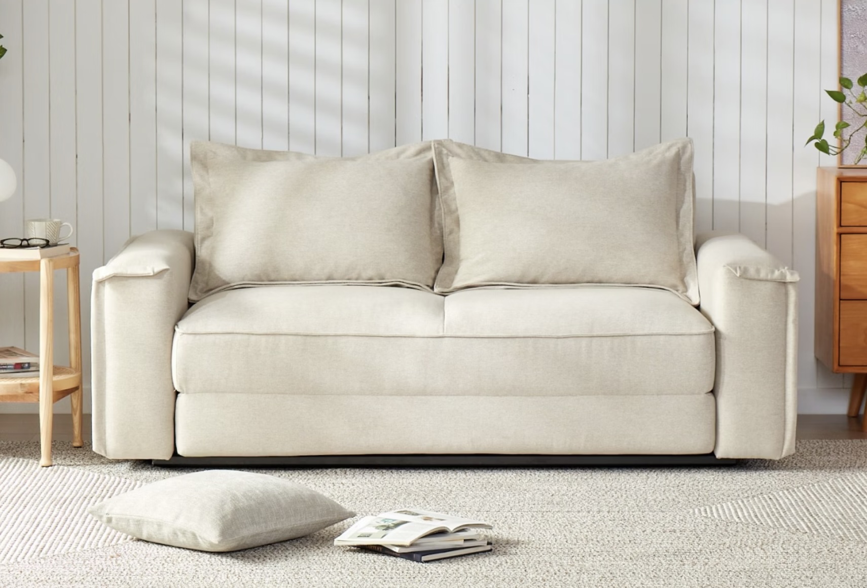 Large Chaise Sofas: Perfect for Family Living Areas
